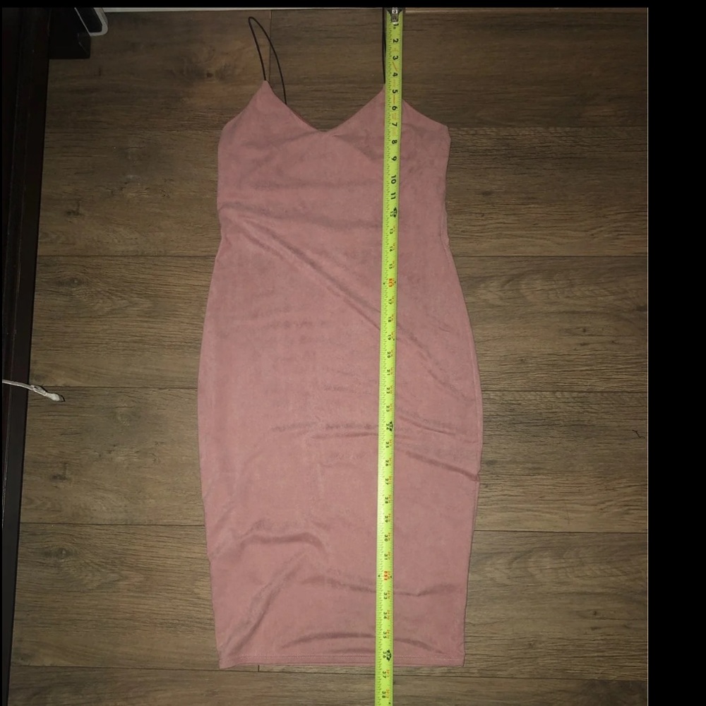 Pink dress - Picture 3 of 4